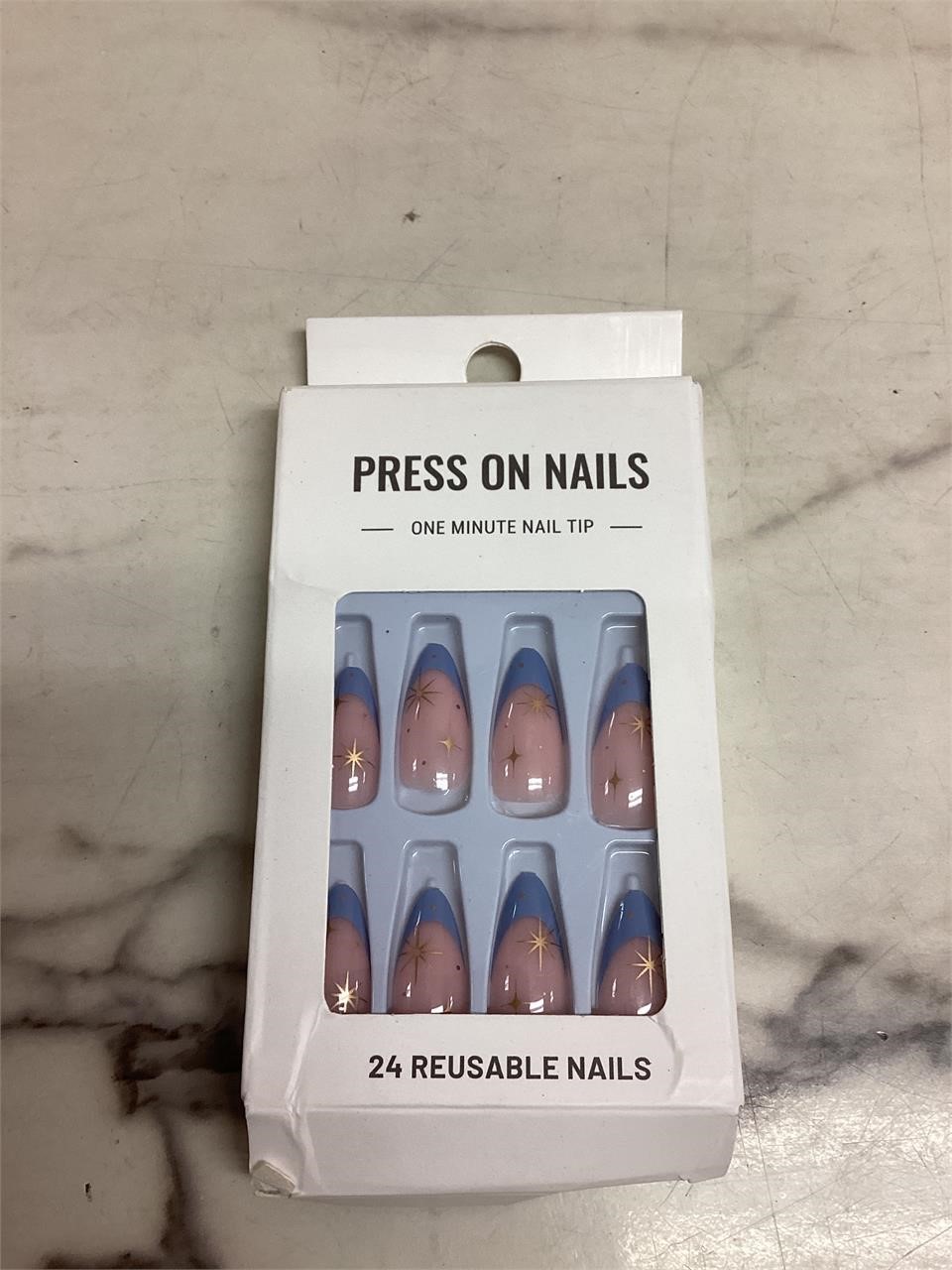 Press on nails