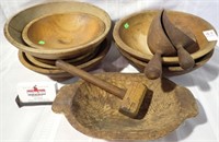 TRAY OF WOODEN BOWLS, SCOOPS, MALLET