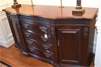 Stunning Bernhardt Mahogany buffet / sideboard