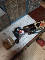 Floor installition kit, box cutters, head lamp, La