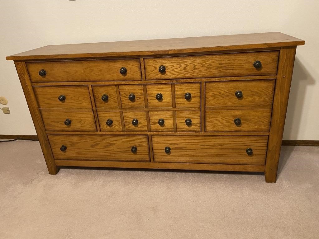 Liberty Furniture 7 drawer Oak Dresser