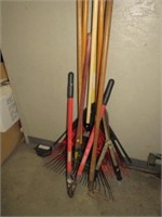 COLLECTION OF YARD AND HAND TOOLS