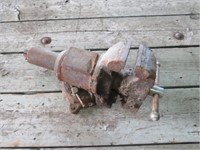 Bench Vise w/Pipe vise