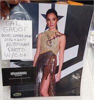 344 - AUTOGRAPHED GAL GADOT PHOTO W/COA (C94)