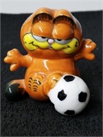 Collectible soccer Garfield figurine 2.75 in tall