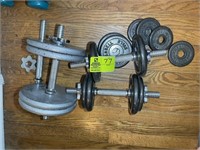 GROUP OF DUMB BELLS WITH ADJUSTABLE WEIGHTS AND EX