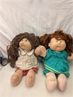1982, 87 Cabbage Patch Dolls