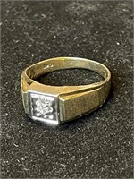 10K YELLOW GOLD GENTS W/ .08 CARAT ROUND CUT