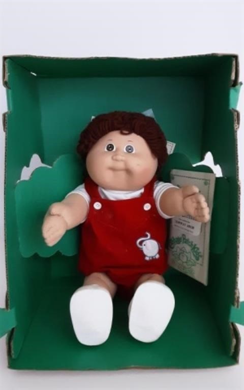 1985 Cabbage Patch Doll w/ Box & Birth