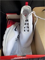 Nike tennis shoes sz 10 NEW