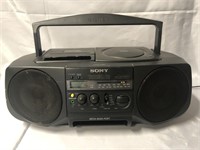 SONY CFD-V20 AM/FM CASSETTE AND CD BOOM BOX