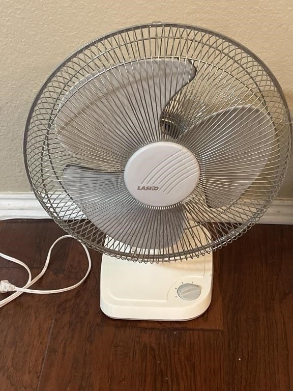 Lasko Oscillating Fan