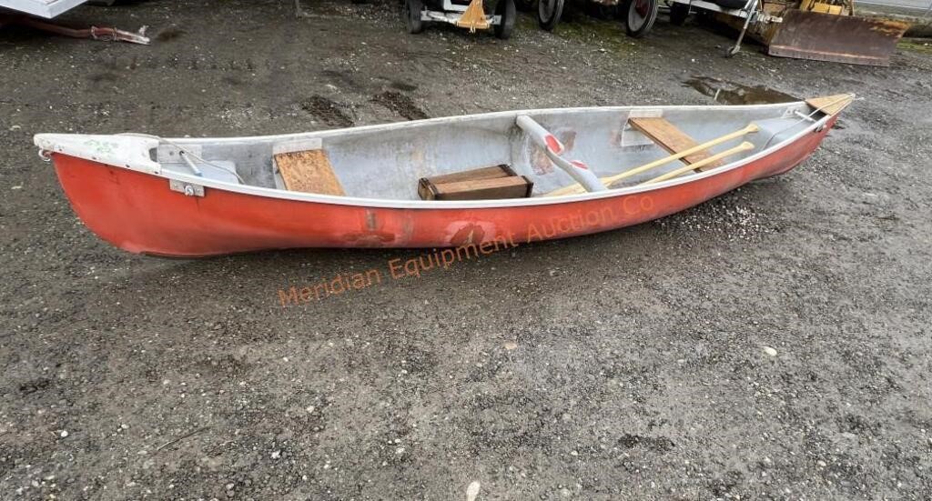 16' Canoe w/ Oars