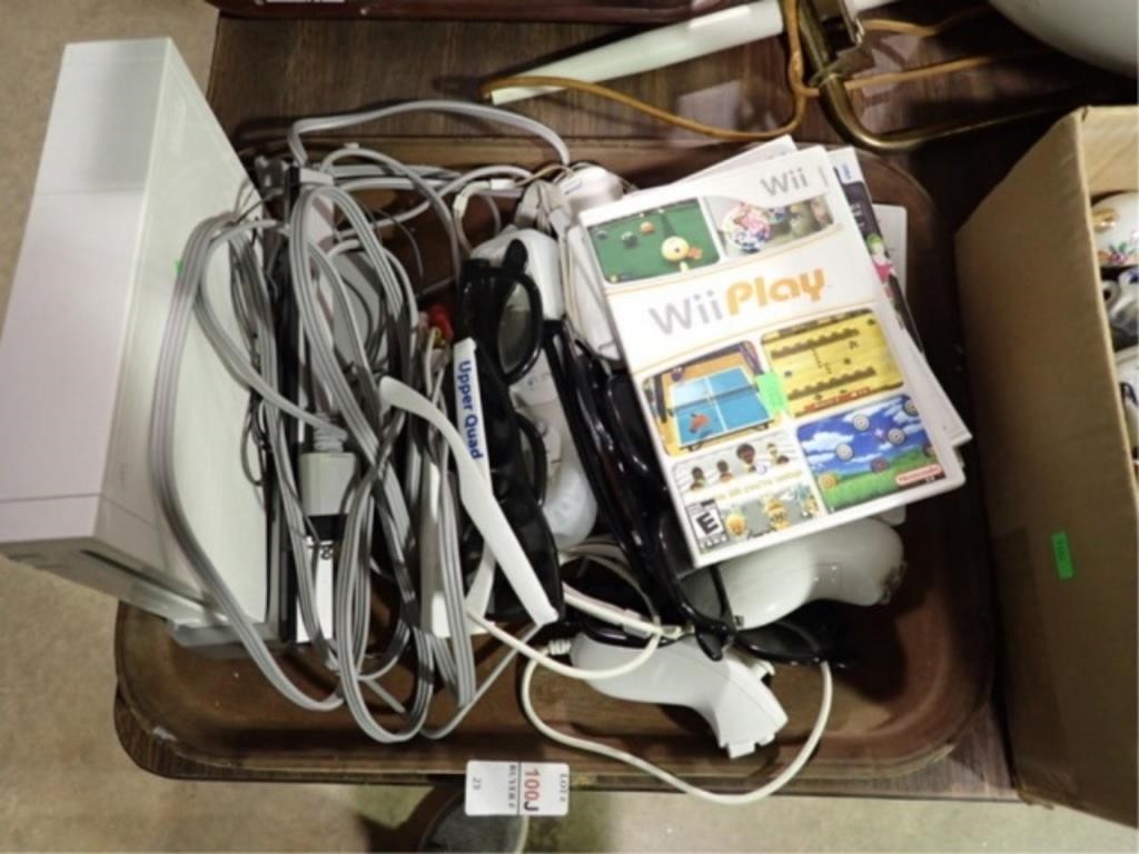 WII LOT W/ CONSOLE, CONTROLLERS, GAMES