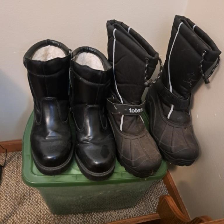 Mens Boots size 10 & 10.5, Flannel F/Q Sheets