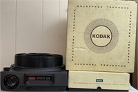 Kodak 600 carousel projector