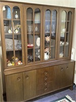 China cabinet no contents approx 66 x 20 x 80