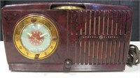 1951 GE  Model 515F 5-Tube Clock Radio - Works
