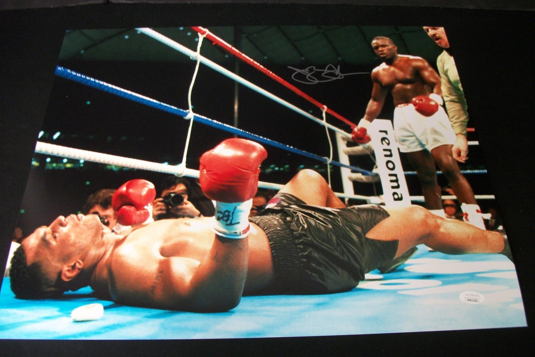 JAMES BUSTER DOUGLAS SIGNED 16X20 PHOTO JSA