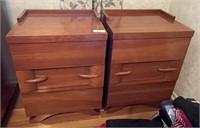 Pair of mid-century nightstands --16x20