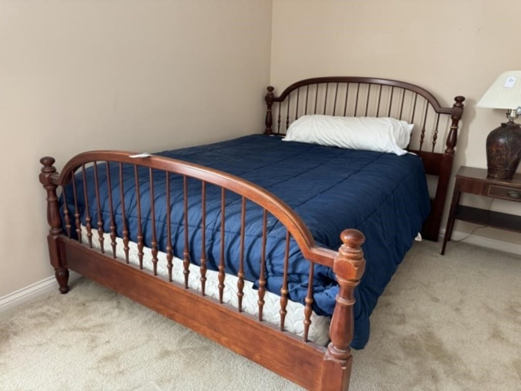 Full Size Wodden Bed