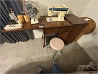 Nice Singer Sewing Machine and Stool (Works)
