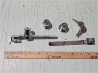 SLIDING GLASS LOCK MECHANISM