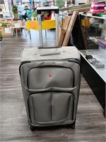 Swiss Gear 28" rolling suitcase with 360° spinner