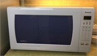 Panasonic Genius 1250 Watt Microwave Oven