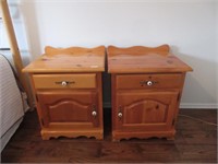 PAIR OF PINE NIGHT STANDS