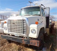 1980 FORD F800 FLATBED TRUCK W-700 GAL WATER TANK