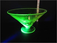 VINTAGE URANIUM GLASS LARGE PEDESTAL BOWL