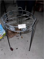 METAL PLANT STAND