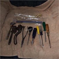 Group Lot of 16 Miscellaneous Tools