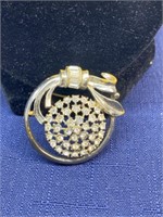 Fashion brooch