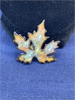Leaf pin brooch