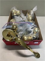 USEFUL LARGE LOT OF BRASS COMPLETE DOORKNOBS