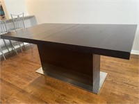 CONTEMPORARY EXTENDABLE DINING TABLE