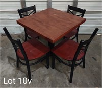 4 Top Mahogany Table w/ 4x Matching Chairs