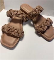 sz 8.5 Womans Sandals