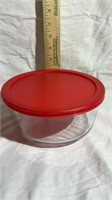 Pyrex container with lid (7 cup)