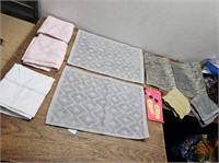 3 Pillow Cases (Standard)+ 3 Placemats + More