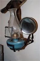 Kerosene lamp with bracket and reflector