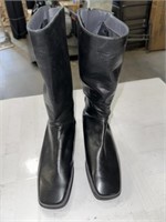 LADIES STUART WEITZMAN BLACK BOOTS 5