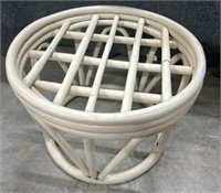 Round patio stool. Missing cushion 
Height: