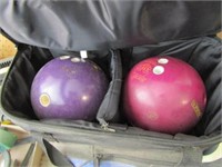 6 bowling balls and cases