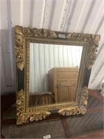 Very nice decorated  wall mirror in great shape di