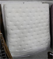 "SERTA" King Pillow Top Mattress Set