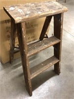 Wood  step ladder, 24 inches tall