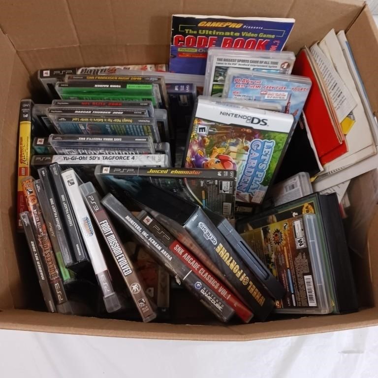 Assorted Video Game EMPTY CASES/books